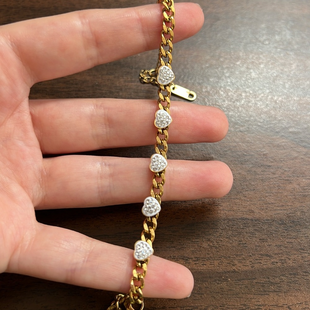 Gold plated stainless steel chain bracelet with rhinestone hearts - Picture 3 of 4